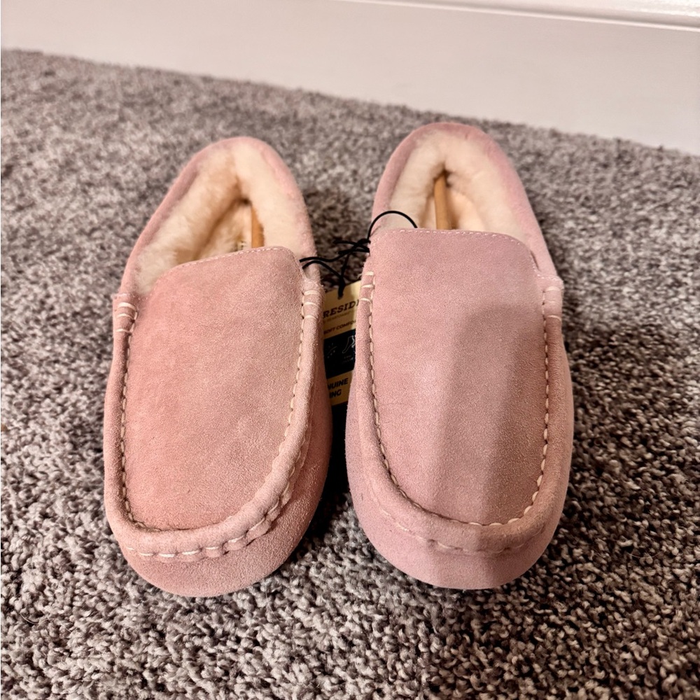 Women's Fireside by Dearfoams Mel Genuine Shearling Moccasin - Picture 3 of 6